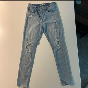 Levi’s 721 High Rise Jeans Distressed